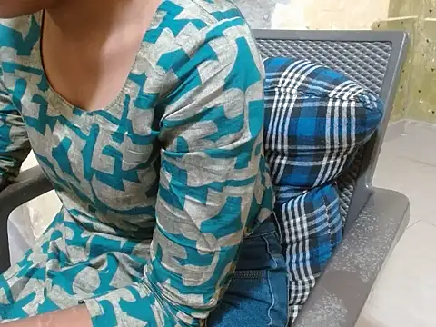 Snapshot of shallyji chatting on October 6, 5:46 am shallyji online show from October 6, 5:46 am