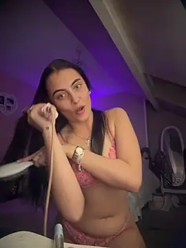 Mesmerising MaxineX online show from November 19, 9:37 pm