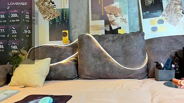 SlyFoxTales  online show from November 26, 8:21 pm