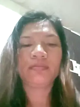 Snapshot of Dreamyeyes_08 chatting on October 25, 6:37 pm Dreamyeyes 08 online show from October 25, 6:37 pm