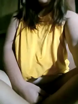 Snapshot of Dreamyeyes_08 chatting on September 15, 7:32 pm Dreamyeyes 08 online show from September 15, 7:32 pm