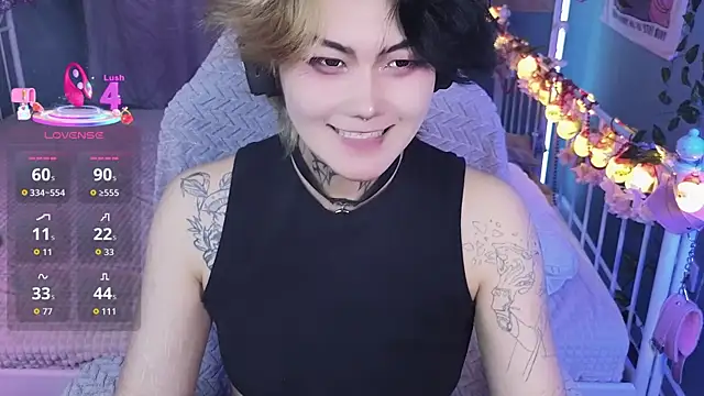 GothXRaven online show from December 17, 11:36 am