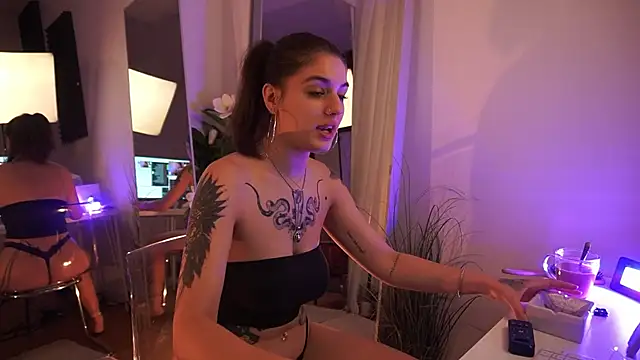 Snapshot of jeniffer_foxx chatting on September 9, 5:18 am jeniffer foxx online show from September 9, 5:18 am