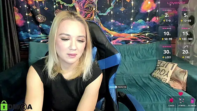 CrystalGirl99 online show from January 12, 7:35 am