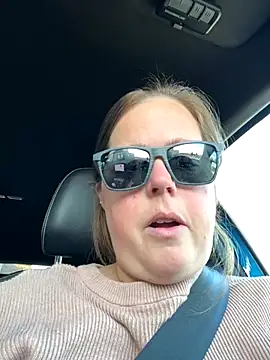 hornykitty1210 online show from November 4, 8:03 pm