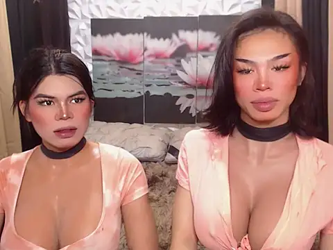 WILDROXIE online show from December 16, 4:51 am