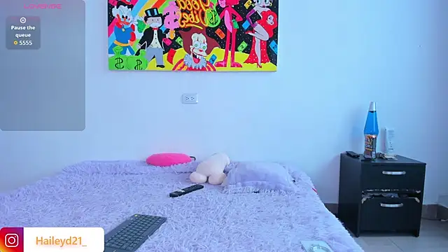 HaileyDuke online show from December 1, 3:26 pm