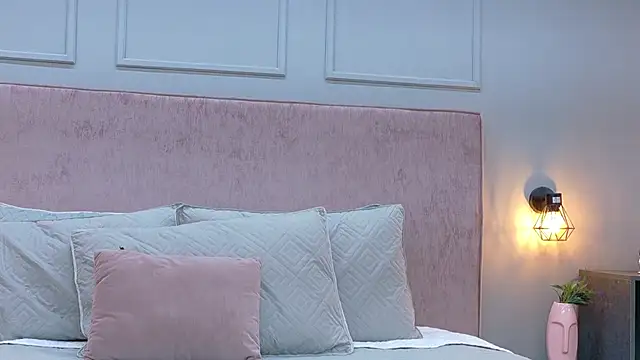 Camila Hill  online show from February 10, 4:21 pm