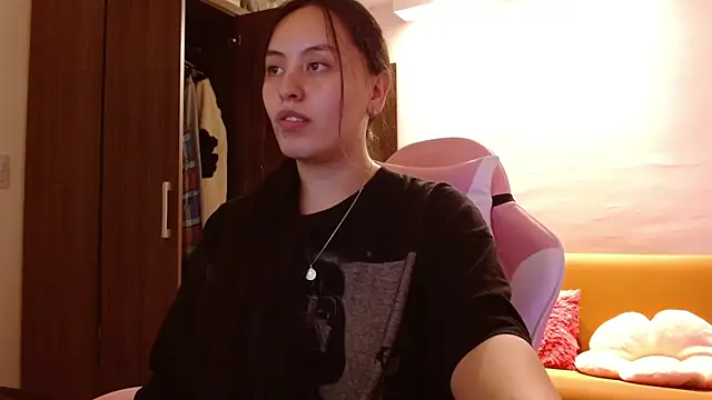 madissooon   online show from November 22, 4:59 am