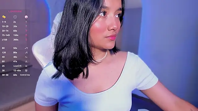 HannahMontgomery online show from February 14, 5:04 pm