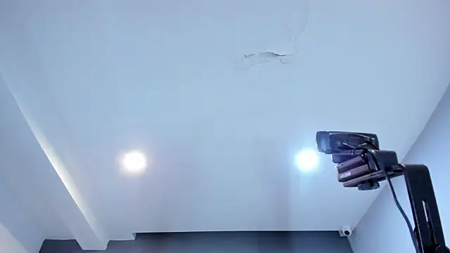 CharlotteCottin online show from December 18, 11:26 am