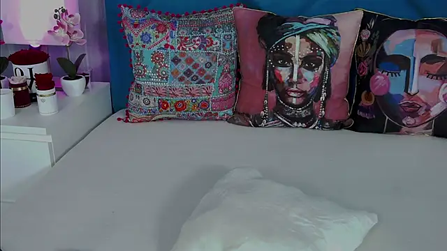 Zahra S online show from September 24, 6:40 pm