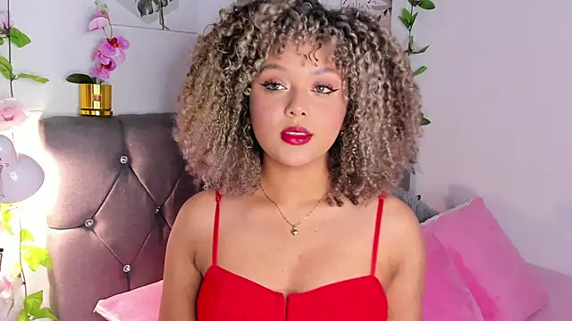 isajonnes18 online show from October 24, 11:56 pm