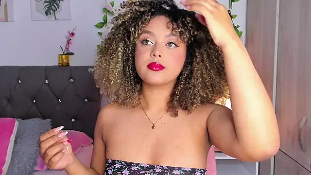 isajonnes18 online show from October 18, 3:09 am