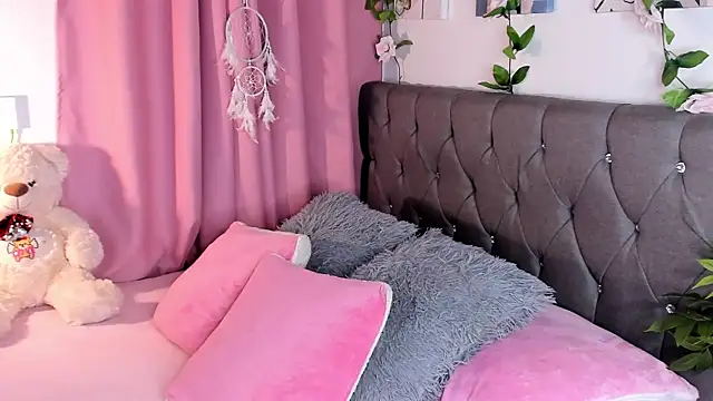 isajonnes18 online show from November 11, 11:13 pm