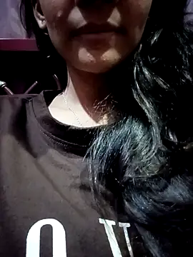 iNisha loveme online show from November 4, 5:18 pm