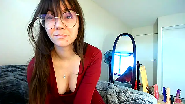 Snapshot of shelbistheshloth chatting on October 17, 3:48 pm shelbistheshloth online show from October 17, 3:48 pm