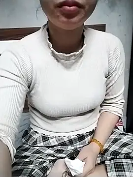 Mie rose online show from February 19, 1:32 pm