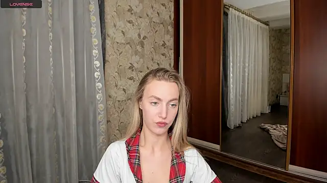 mishapallmer online show from November 26, 11:55 am