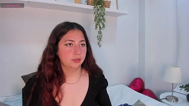 Nicolle Evanss  online show from April 15, 5:08 am