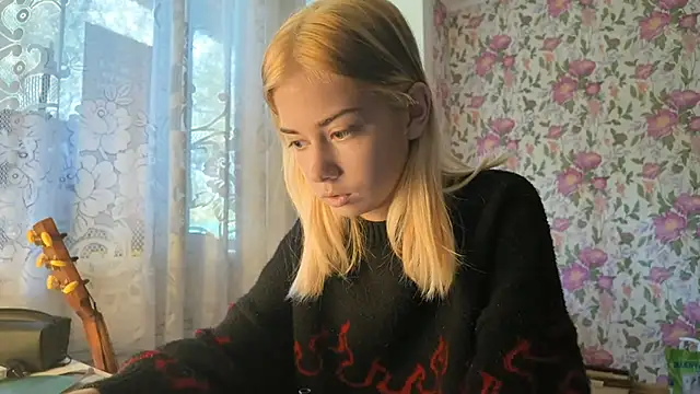 Witching Moon online show from September 25, 8:24 am