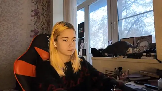 Witching Moon online show from November 25, 7:43 am