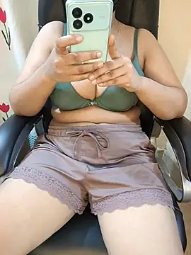 Nupur12s online show from October 9, 2:10 pm