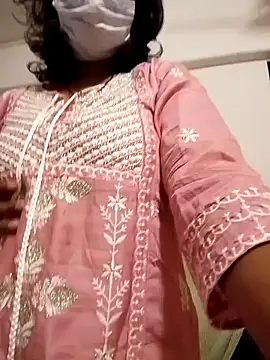 Love Foreverr12 online show from October 10, 11:37 am