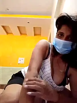 Love Foreverr12 online show from October 7, 10:30 am