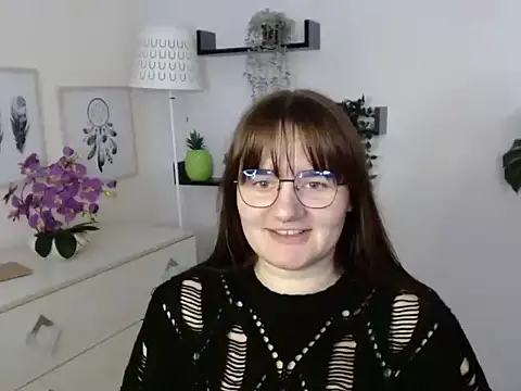 Julie Diamond online show from October 15, 1:14 pm