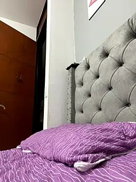 Aliciawhitee online show from November 10, 2:17 am