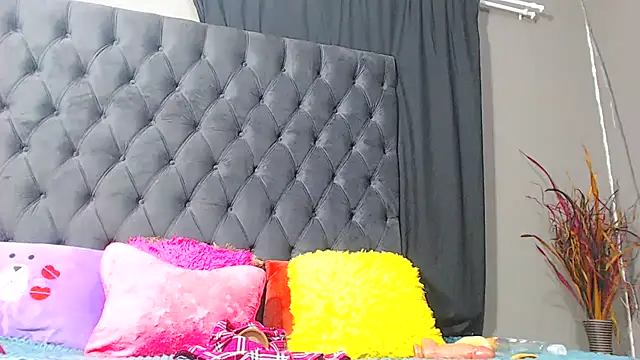 LoloQueen5 online show from January 8, 12:25 am