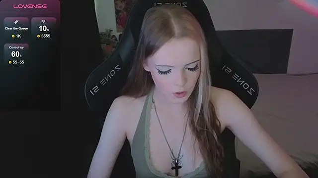 Luna Navy online show from November 6, 9:15 am