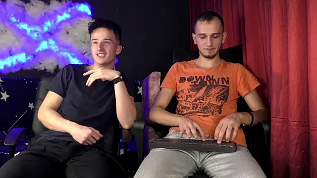 AxelMassimo online show from November 30, 9:02 am