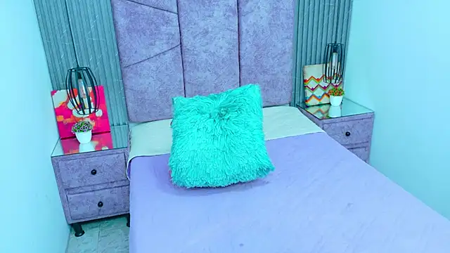 Emma Lodge online show from October 25, 8:37 pm