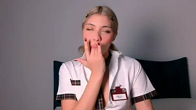 angelinhaaa online show from October 21, 3:43 am