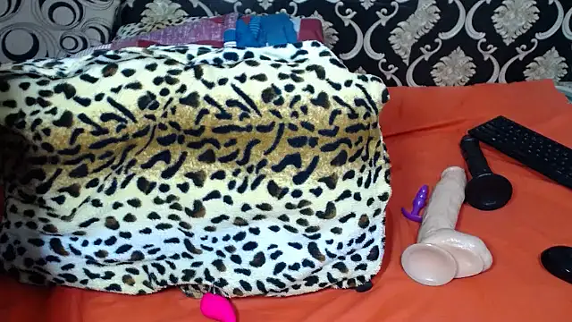 Ozimpho online show from November 27, 6:00 pm