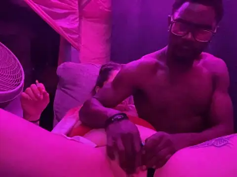 Snapshot of Blaackwaldo chatting on October 21, 12:42 pm Blaackwaldo online show from October 21, 12:42 pm