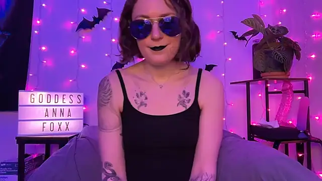 mistressannafoxx online show from January 6, 10:46 pm