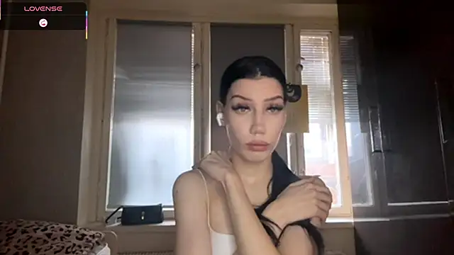 Snapshot of AlfredaBillegas chatting on October 27, 6:20 am AlfredaBillegas online show from October 27, 6:20 am