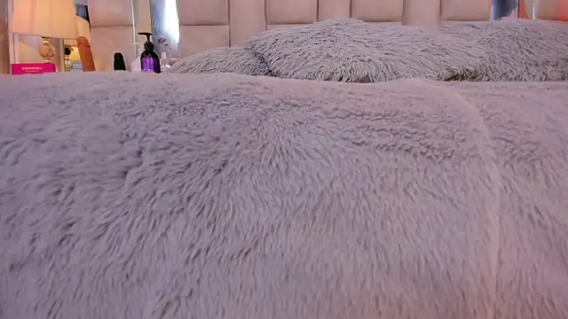 PAULETEJOHNSON online show from November 18, 3:18 am