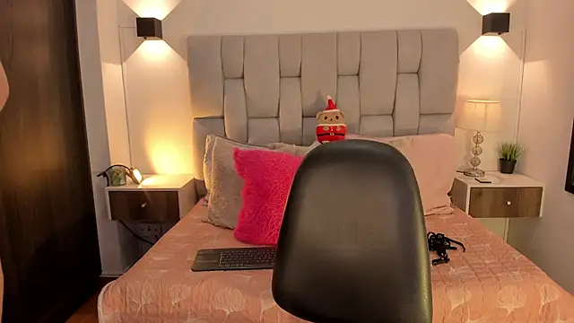 Seraphyne666 online show from February 21, 6:08 pm