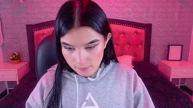 Natalie loffreda online show from February 7, 3:10 am