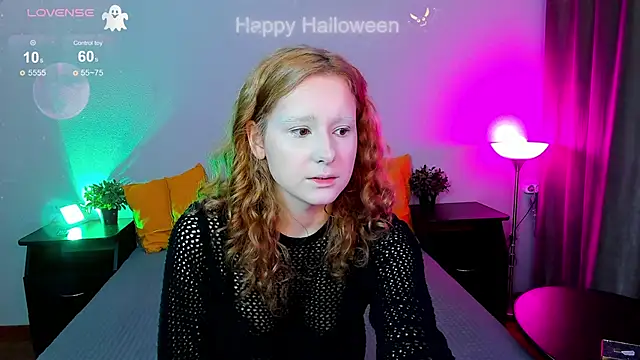 Snapshot of uco_mon chatting on October 30, 3:35 pm uco mon online show from October 30, 3:35 pm