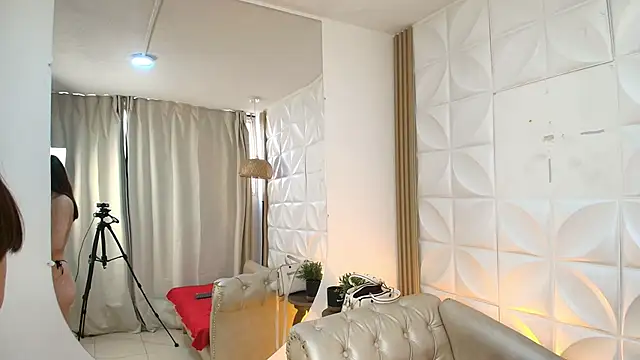 Lily rousee  online show from November 15, 1:23 pm