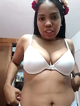Snapshot of CloeeHills_ chatting on October 22, 4:34 pm CloeeHills online show from October 22, 4:34 pm