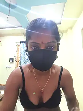 Snapshot of mounika26 chatting on October 23, 6:19 am mounika26 online show from October 23, 6:19 am