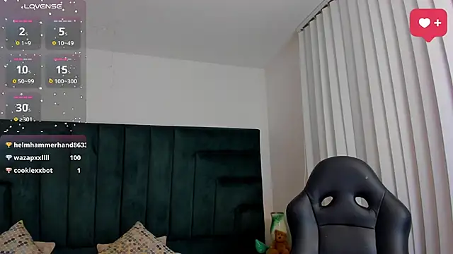 SaraWagner  online show from February 3, 2:53 am