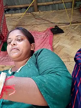 Snapshot of Hot-Show2 chatting on October 28, 6:52 am Hot-Show2 online show from October 28, 6:52 am