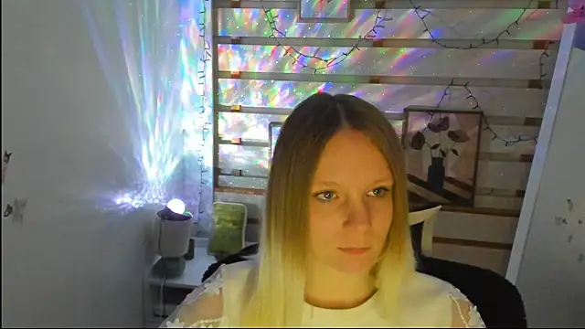 Snapshot of Kassandra_XX chatting on October 23, 6:52 am Kassandra XX online show from October 23, 6:52 am